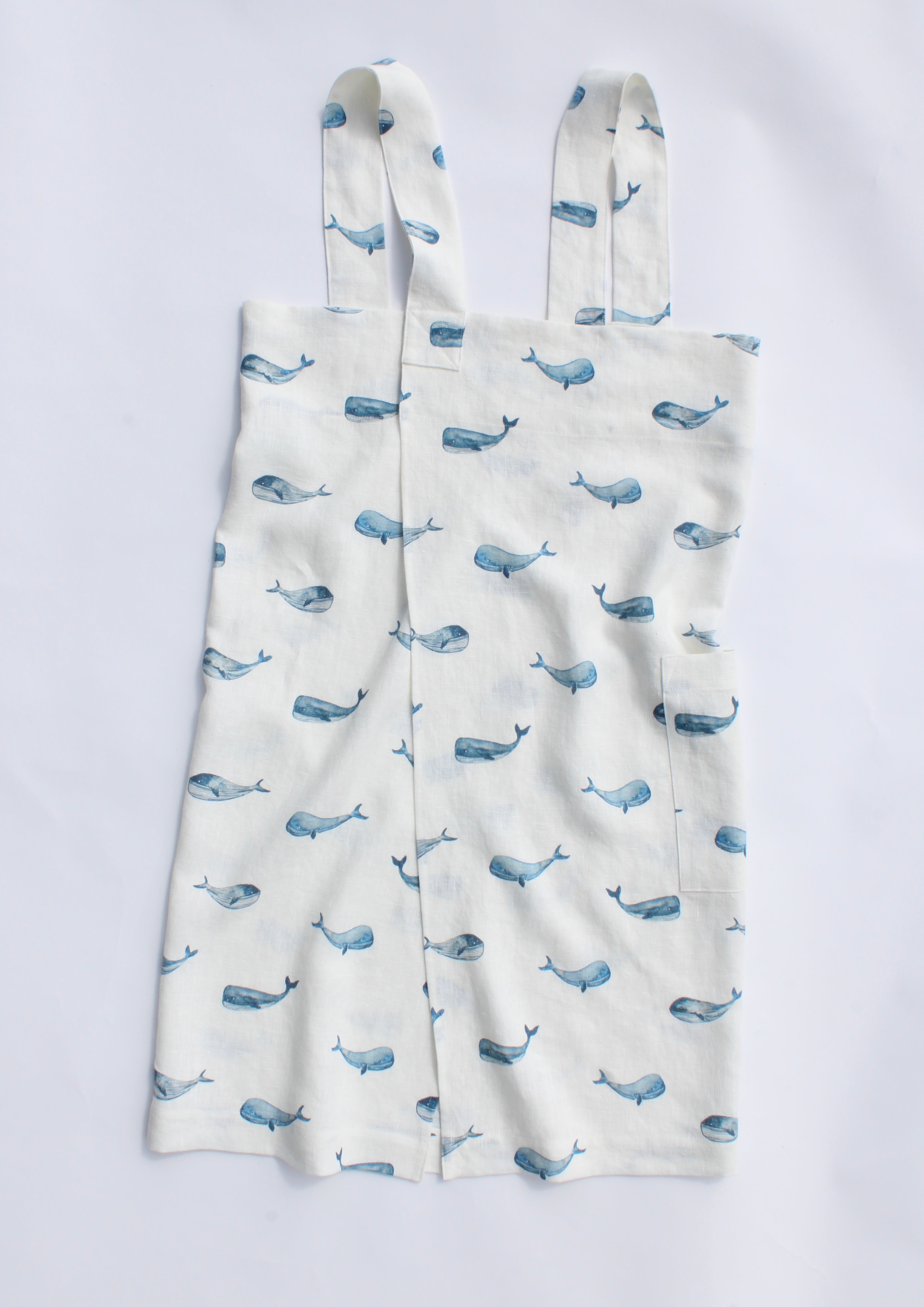Linen cross back apron Blue Whale