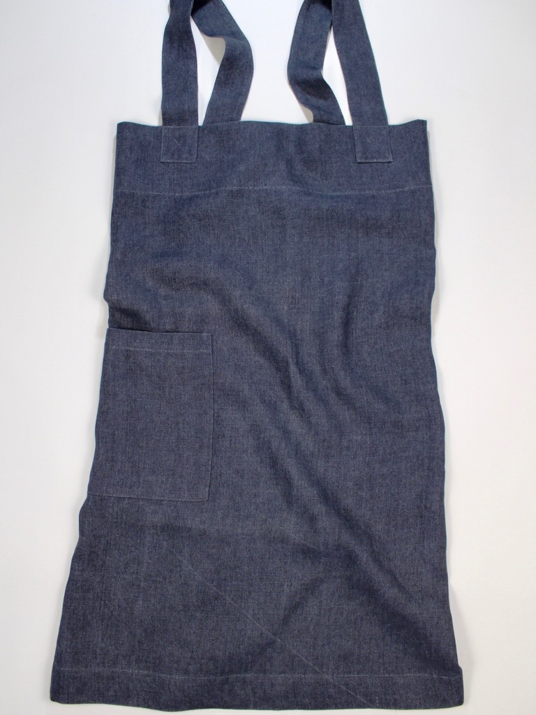 Linen cross back apron Charcoal